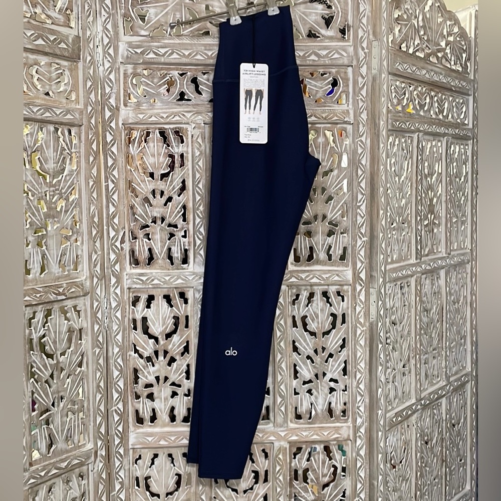 Alo Yoga 7/8 High-Waist Airlift Legging, Color True Navy, X-SMALL (NWT)